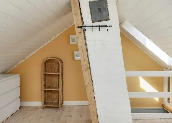 4 Person In Nysted-by Traum * Nysted