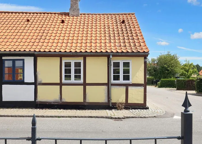 4 Person In Nysted-by Traum